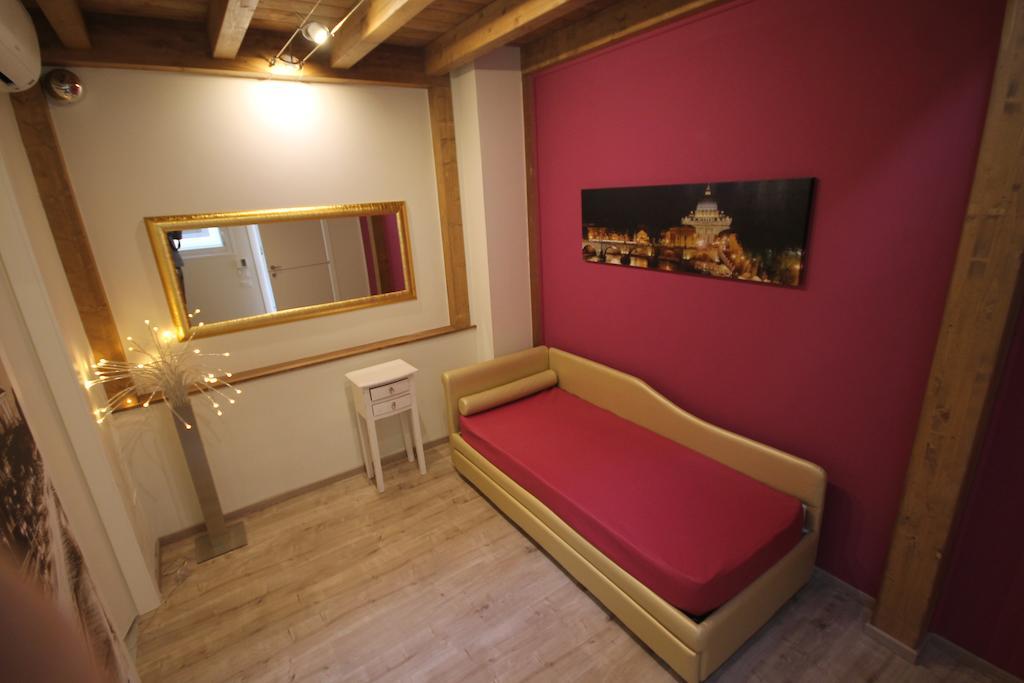 Tango Hotel Roma Quarto foto